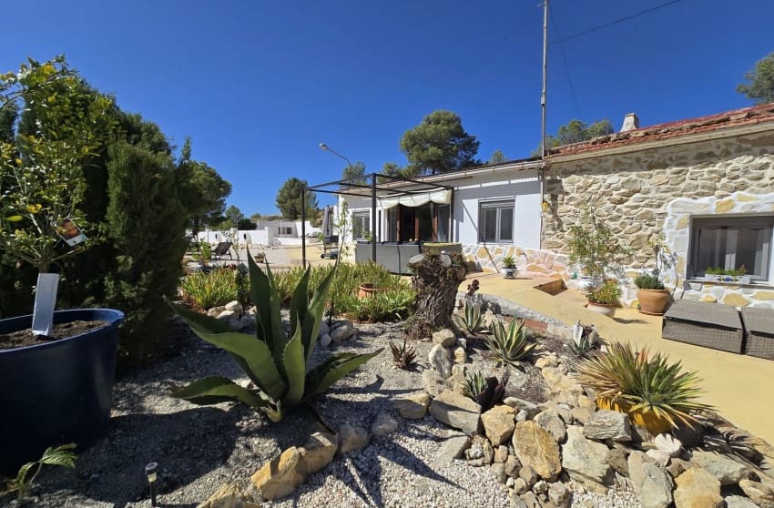 4 slaapkamer Finca/Landhuis te koop in Jumilla met zwembad - € 225.000 (Ref: 9249345)