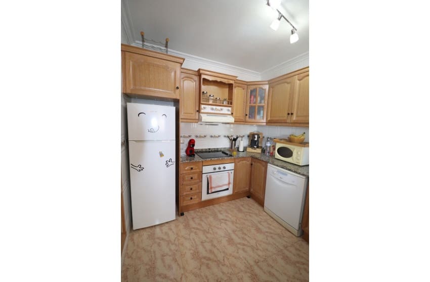 3 soveværelse Byhus til salg i Filipinas med swimmingpool garage - € 259.000 (Ref: 9263842)