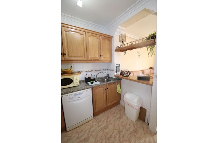 3 soveværelse Byhus til salg i Filipinas med swimmingpool garage - € 259.000 (Ref: 9263842)