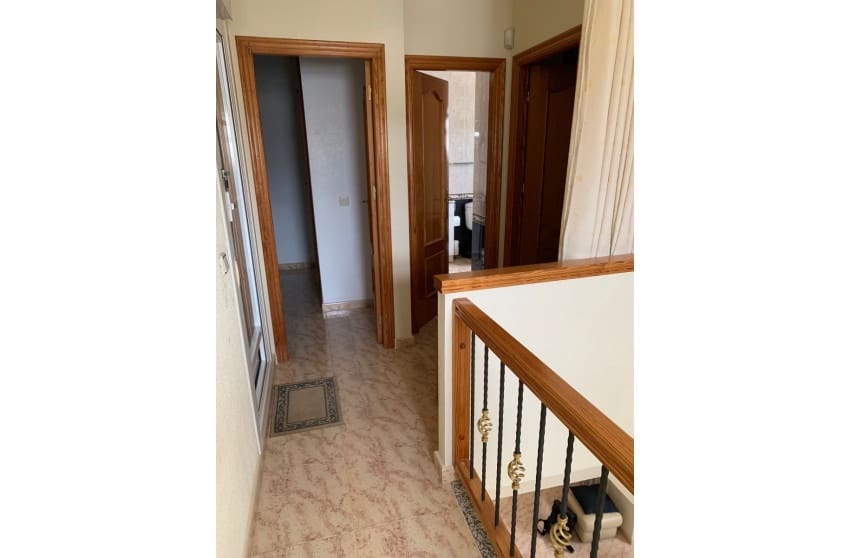 3 soveværelse Byhus til salg i Filipinas med swimmingpool garage - € 259.000 (Ref: 9263842)