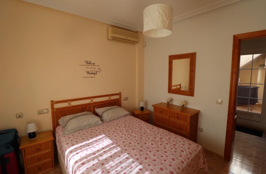 3 soveværelse Byhus til salg i Filipinas med swimmingpool garage - € 259.000 (Ref: 9263842)