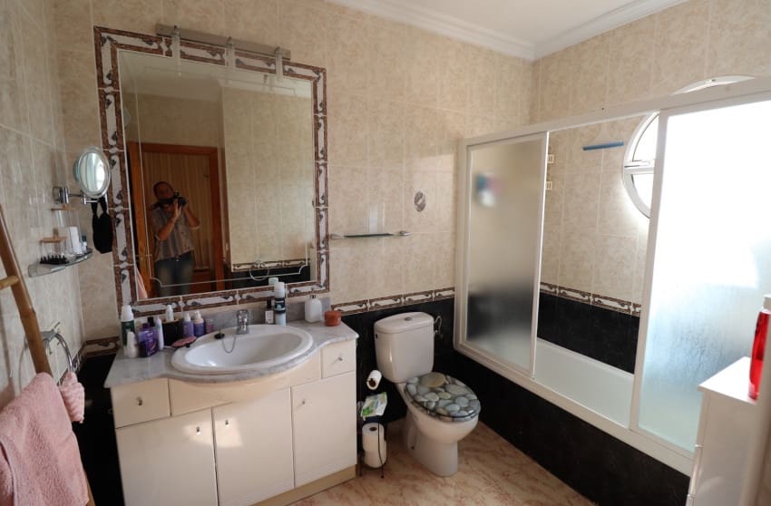 3 soveværelse Byhus til salg i Filipinas med swimmingpool garage - € 259.000 (Ref: 9263842)