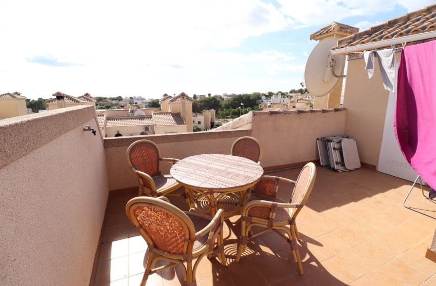 3 soveværelse Byhus til salg i Filipinas med swimmingpool garage - € 259.000 (Ref: 9263842)