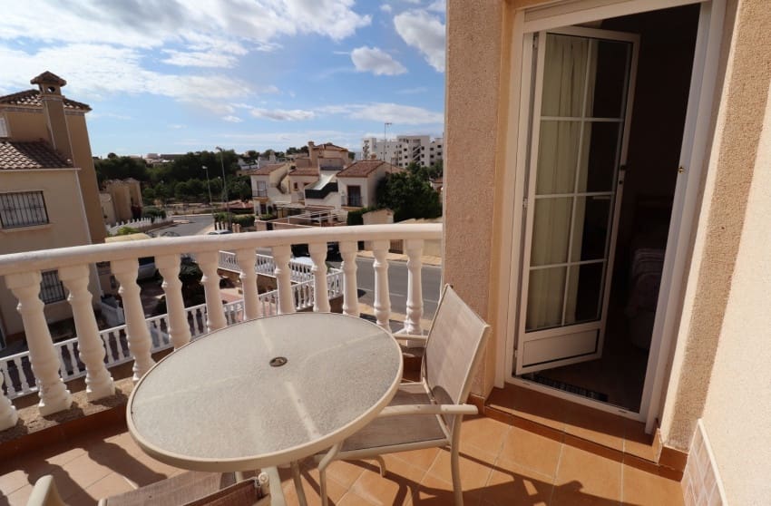 3 soveværelse Byhus til salg i Filipinas med swimmingpool garage - € 259.000 (Ref: 9263842)