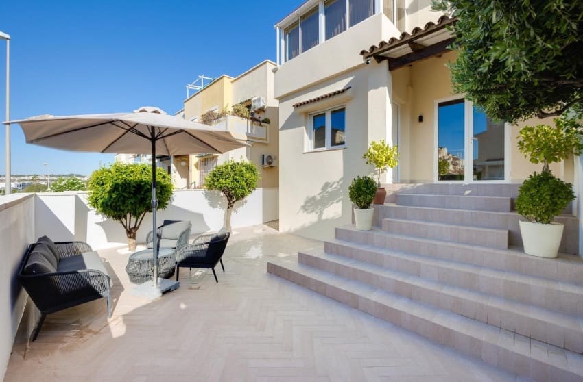 3 sovrum Hus till salu i La Florida med pool - 279 000 € (Ref: 9289758)