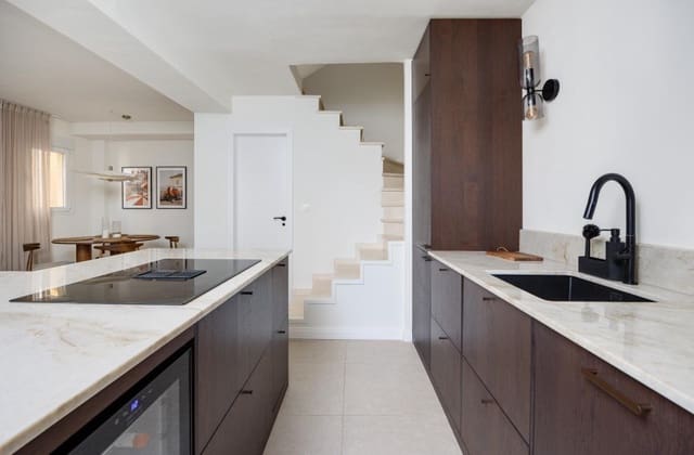 3 makuuhuone Omakotitalo myytävänä paikassa La Florida, Orihuela mukana uima-altaan - 279 000 € (Ref: 9289758)