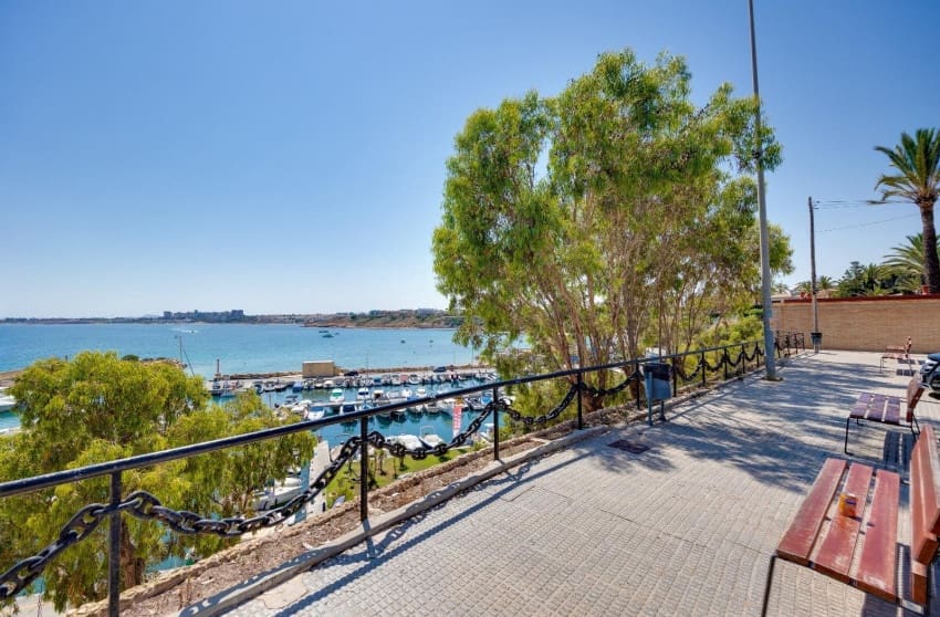 3 sovrum Hus till salu i La Florida med pool - 279 000 € (Ref: 9289758)