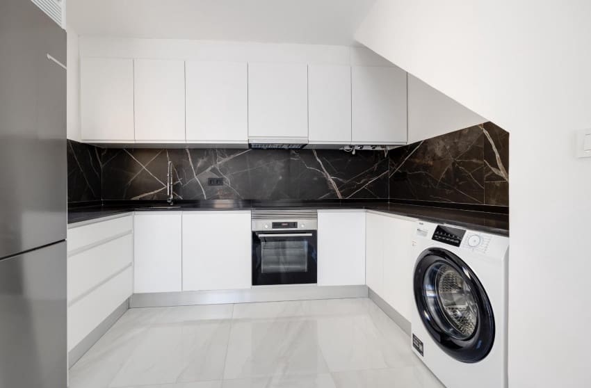 2 soverom Penthouse til salgs i El Limonar med svømmebasseng - € 150 000 (Ref: 9289759)