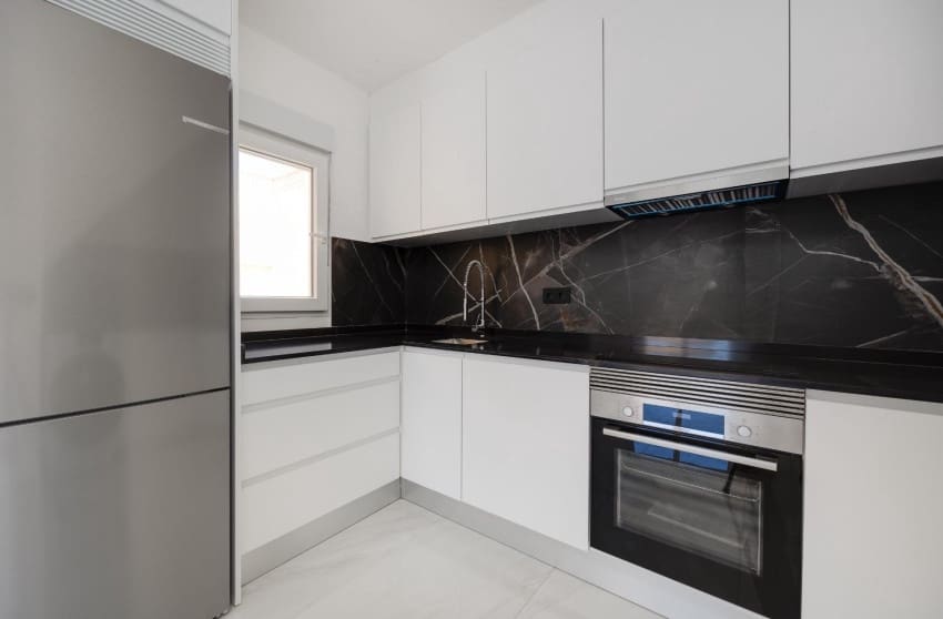 2 soverom Penthouse til salgs i El Limonar med svømmebasseng - € 150 000 (Ref: 9289759)