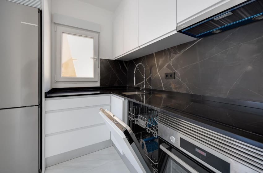 2 soverom Penthouse til salgs i El Limonar med svømmebasseng - € 150 000 (Ref: 9289759)