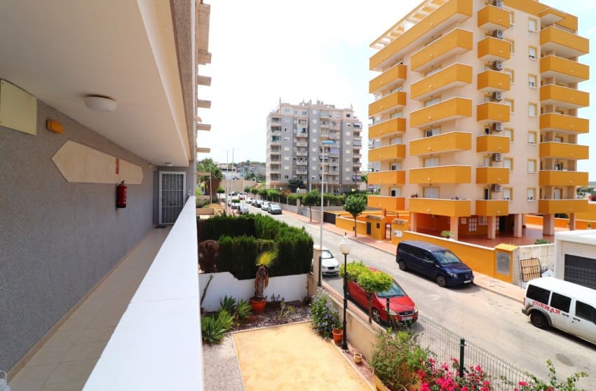 2 slaapkamer Appartement te koop in Guardamar del Segura met zwembad - € 149.950 (Ref: 9309382)