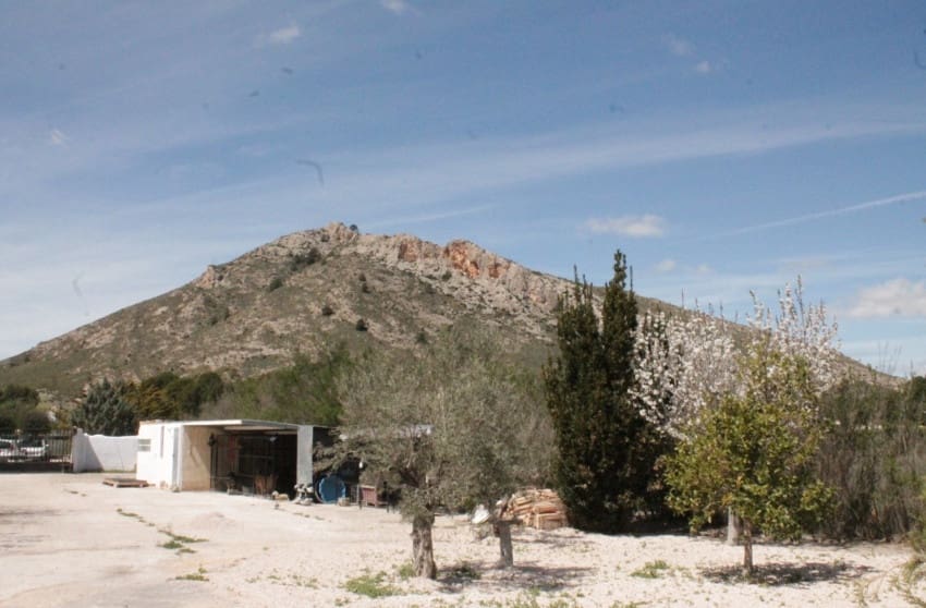 3 soverom Finca/Herregård til salgs i Villena med svømmebasseng - € 269 000 (Ref: 9319571)