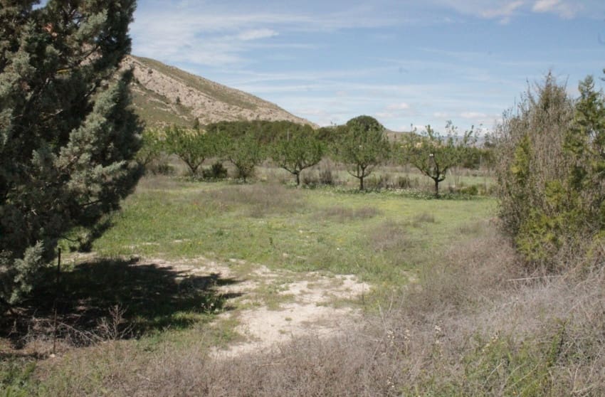 3 soverom Finca/Herregård til salgs i Villena med svømmebasseng - € 269 000 (Ref: 9319571)