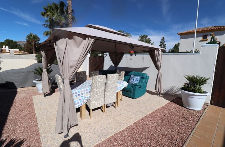 2 makuuhuone Huvila myytävänä paikassa Hondon de las Nieves mukana uima-altaan 
autotalli - 260 000 € (Ref: 9332665)