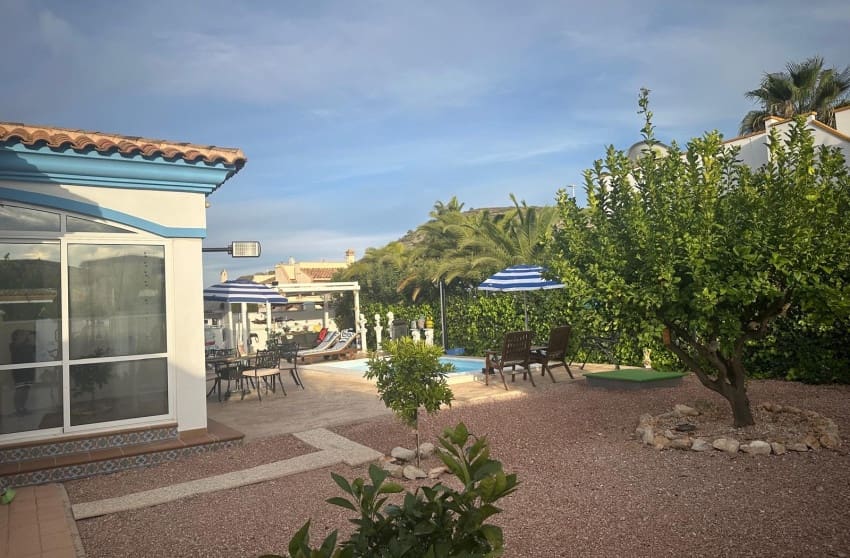 2 makuuhuone Huvila myytävänä paikassa Hondon de las Nieves mukana uima-altaan 
autotalli - 260 000 € (Ref: 9332665)