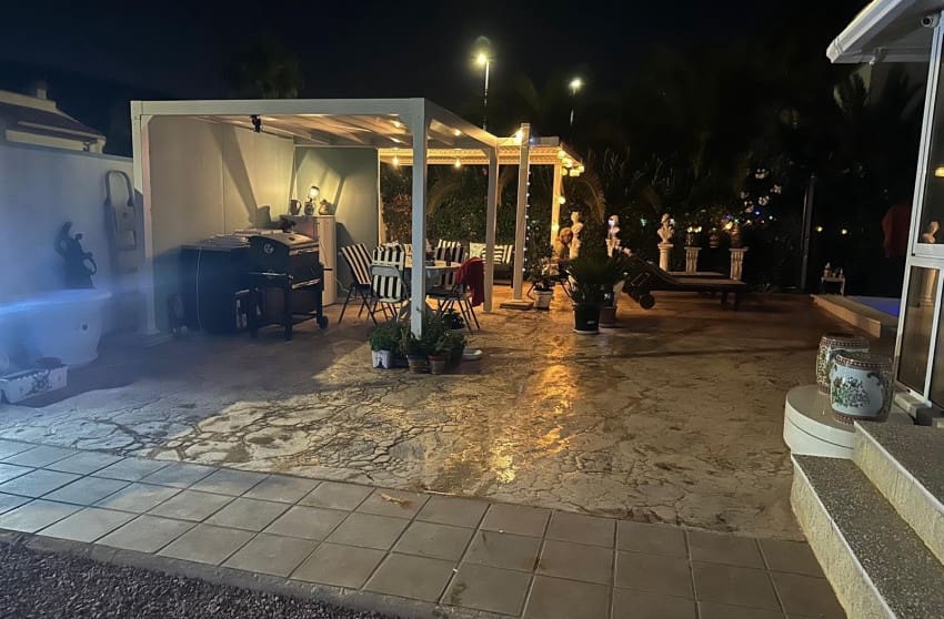 2 makuuhuone Huvila myytävänä paikassa Hondon de las Nieves mukana uima-altaan 
autotalli - 260 000 € (Ref: 9332665)