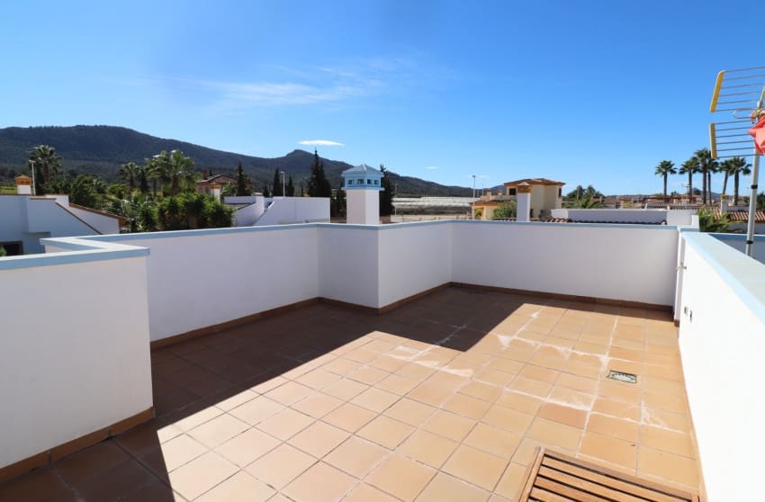 2 makuuhuone Huvila myytävänä paikassa Hondon de las Nieves mukana uima-altaan 
autotalli - 260 000 € (Ref: 9332665)