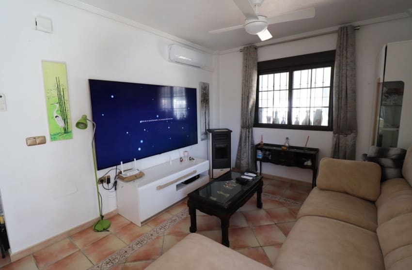 2 makuuhuone Huvila myytävänä paikassa Hondon de las Nieves mukana uima-altaan 
autotalli - 260 000 € (Ref: 9332665)