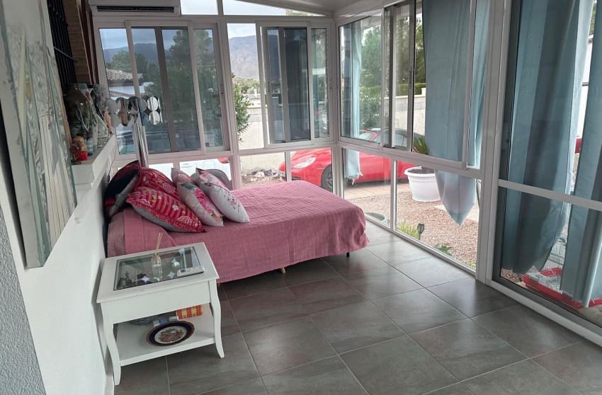 2 makuuhuone Huvila myytävänä paikassa Hondon de las Nieves mukana uima-altaan 
autotalli - 260 000 € (Ref: 9332665)