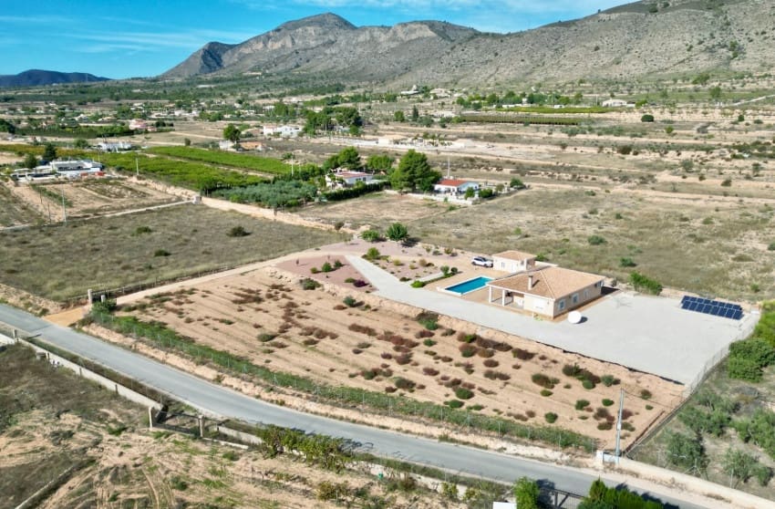 4 makuuhuone Huvila myytävänä paikassa Hondon de las Nieves mukana uima-altaan - 399 000 € (Ref: 9360505)