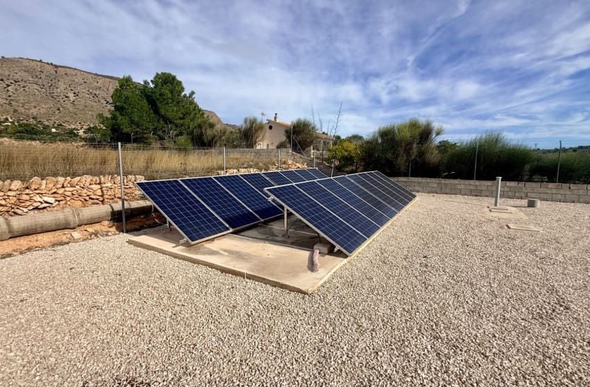 4 makuuhuone Huvila myytävänä paikassa Hondon de las Nieves mukana uima-altaan - 399 000 € (Ref: 9360505)