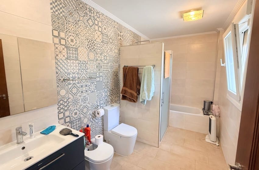 4 makuuhuone Huvila myytävänä paikassa Hondon de las Nieves mukana uima-altaan - 399 000 € (Ref: 9360505)