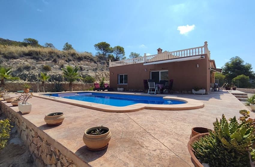 4 slaapkamer Villa te koop in Las Casicas met zwembad garage - € 309.000 (Ref: 9360507)