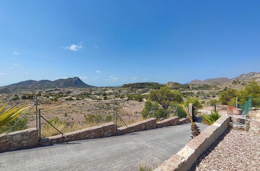 4 slaapkamer Villa te koop in Las Casicas met zwembad garage - € 309.000 (Ref: 9360507)