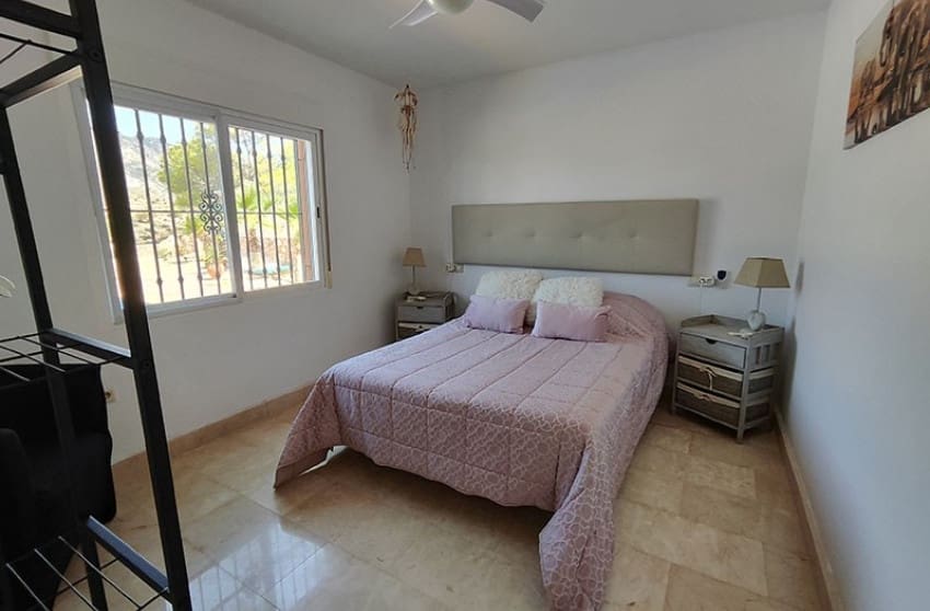 4 slaapkamer Villa te koop in Las Casicas met zwembad garage - € 309.000 (Ref: 9360507)