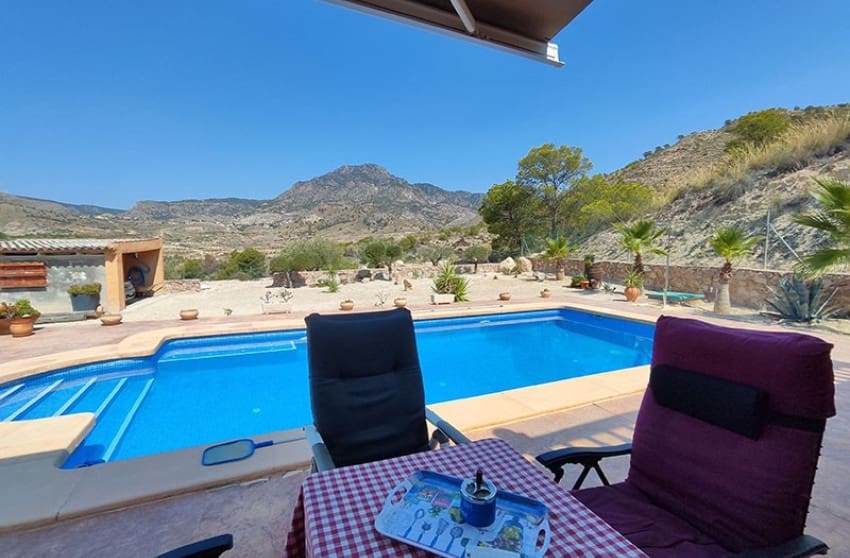 4 slaapkamer Villa te koop in Las Casicas met zwembad garage - € 309.000 (Ref: 9360507)