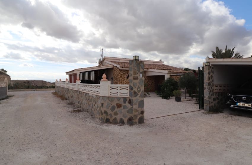 2 sypialnia Willa na sprzedaż w Fortuna z basenem garażem - 198 000 € (Ref: 9360511)