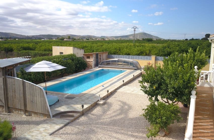 3 sypialnia Finka/Dom wiejski na sprzedaż w La Campaneta z basenem - 375 000 € (Ref: 9360513)