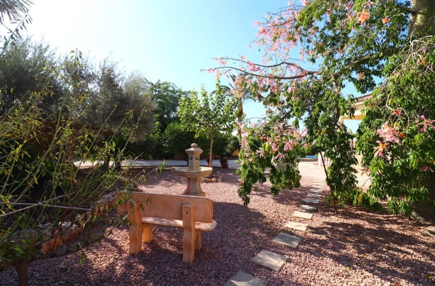 3 sypialnia Finka/Dom wiejski na sprzedaż w La Campaneta z basenem - 375 000 € (Ref: 9360513)