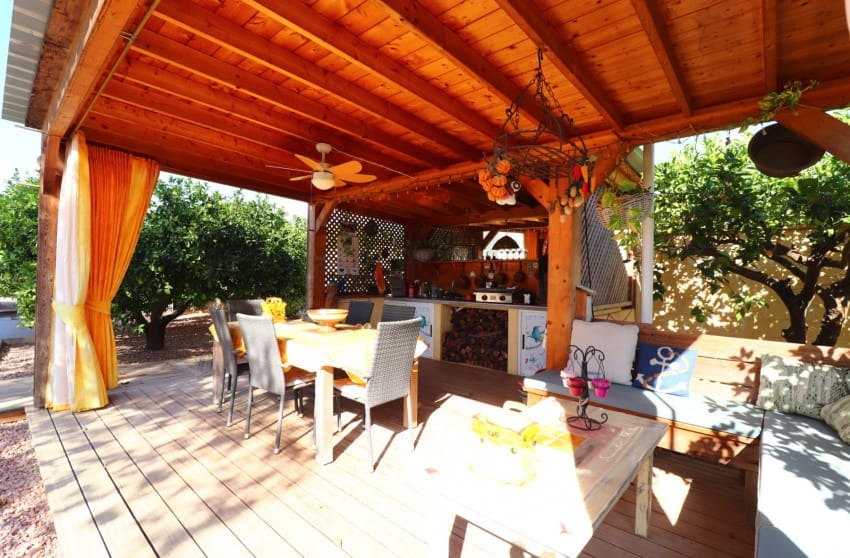 3 sypialnia Finka/Dom wiejski na sprzedaż w La Campaneta z basenem - 375 000 € (Ref: 9360513)