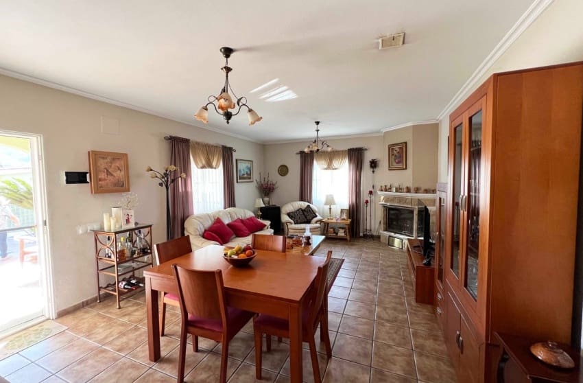 4 bedroom Villa for sale in Hondon de los Frailes with pool - € 299,950 (Ref: 9398001)