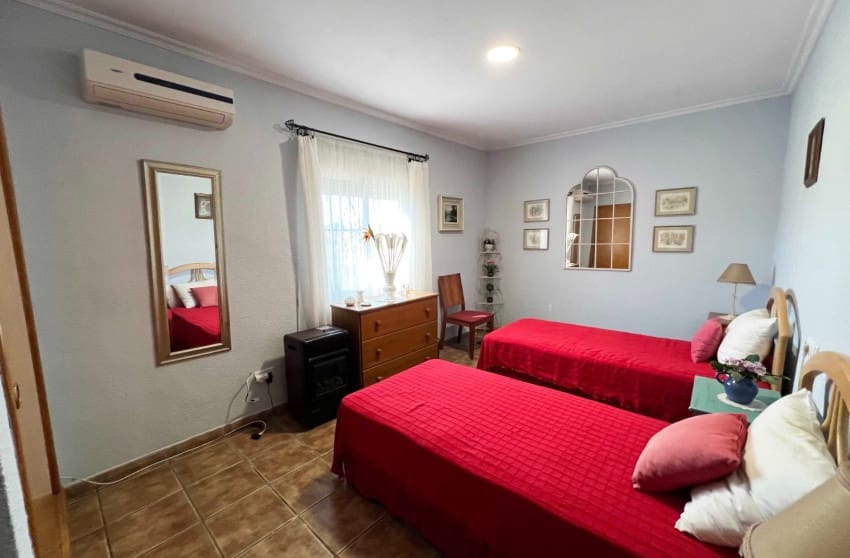 4 bedroom Villa for sale in Hondon de los Frailes with pool - € 299,950 (Ref: 9398001)