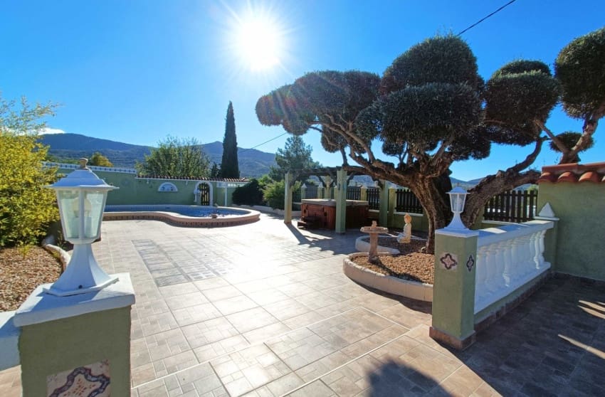 4 bedroom Villa for sale in Hondon de los Frailes with pool - € 299,950 (Ref: 9398001)