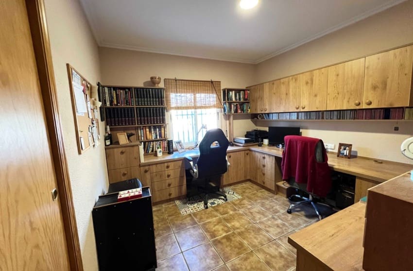 4 bedroom Villa for sale in Hondon de los Frailes with pool - € 299,950 (Ref: 9398001)