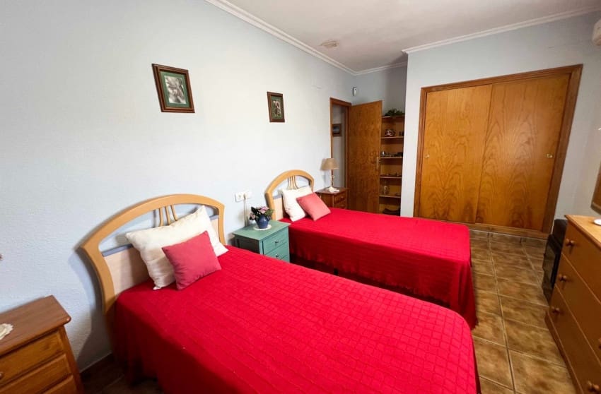 4 bedroom Villa for sale in Hondon de los Frailes with pool - € 299,950 (Ref: 9398001)