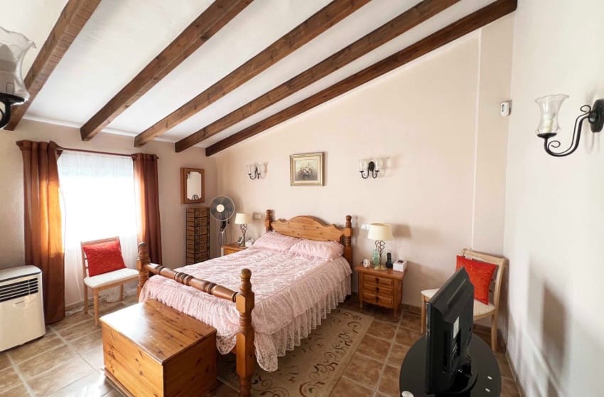 4 bedroom Villa for sale in Hondon de los Frailes with pool - € 299,950 (Ref: 9398001)