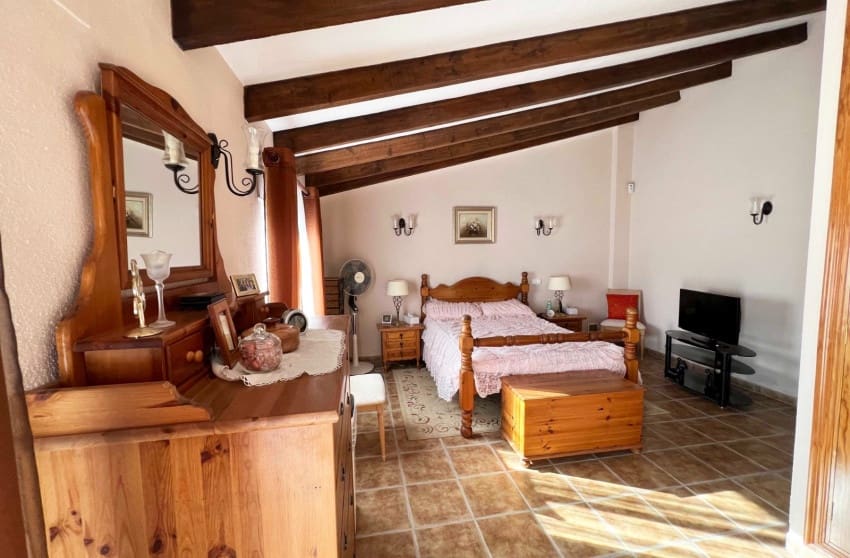 4 bedroom Villa for sale in Hondon de los Frailes with pool - € 299,950 (Ref: 9398001)