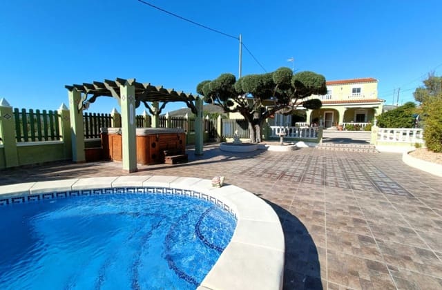 4 bedroom Villa for sale in Hondón de los Frailes with pool - € 299,950 (Ref: 9398001)