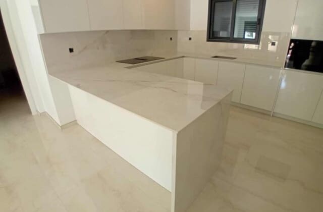 3 soveværelse Byhus til salg i La Romana med swimmingpool - € 270.000 (Ref: 9415368)