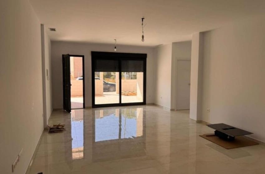 3 bedroom Townhouse for sale in La Romana with pool - € 270,000 (Ref: 9415368)