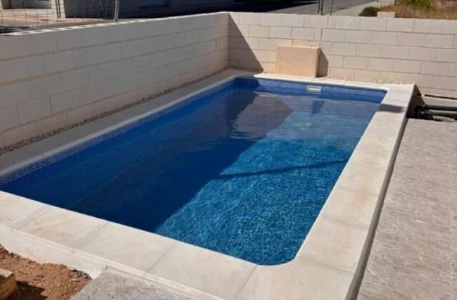 3 soveværelse Byhus til salg i La Romana med swimmingpool - € 270.000 (Ref: 9415368)