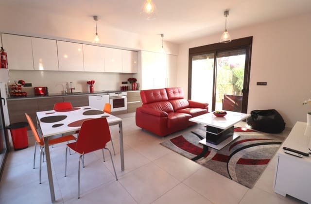 2 bedroom Apartment for sale in Algorfa with pool - € 245,000 (Ref: 9415369)