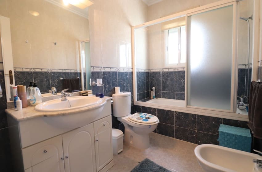 3 slaapkamer Finca/Landhuis te koop in Catral met zwembad - € 330.000 (Ref: 9426530)