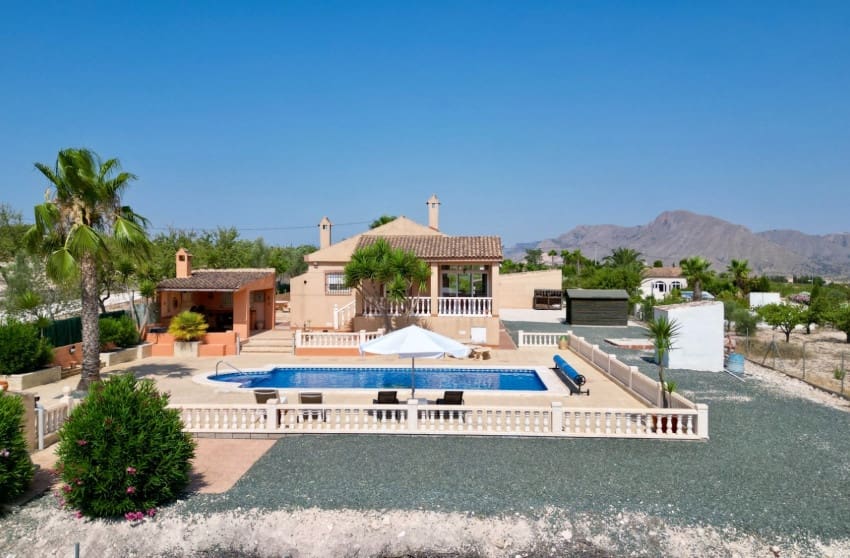 5 makuuhuone Huvila myytävänä paikassa Hondon de los Frailes mukana uima-altaan - 440 000 € (Ref: 9441259)