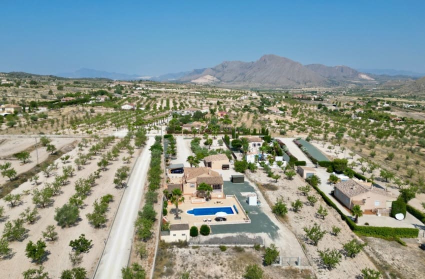 5 makuuhuone Huvila myytävänä paikassa Hondon de los Frailes mukana uima-altaan - 440 000 € (Ref: 9441259)