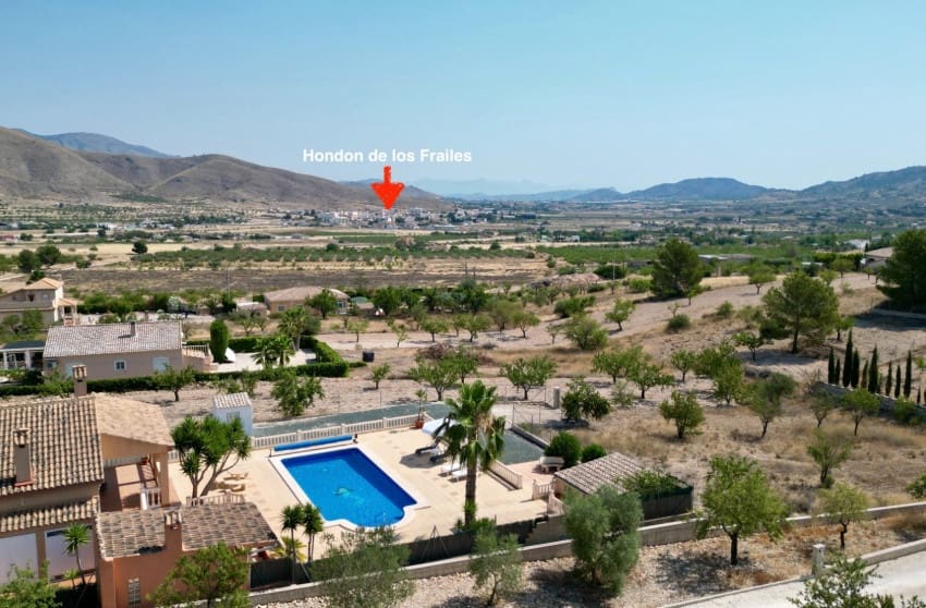 5 makuuhuone Huvila myytävänä paikassa Hondon de los Frailes mukana uima-altaan - 440 000 € (Ref: 9441259)